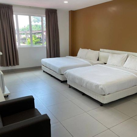 Melati Tanjong Beach Resort Pantai Cenang  Exterior foto